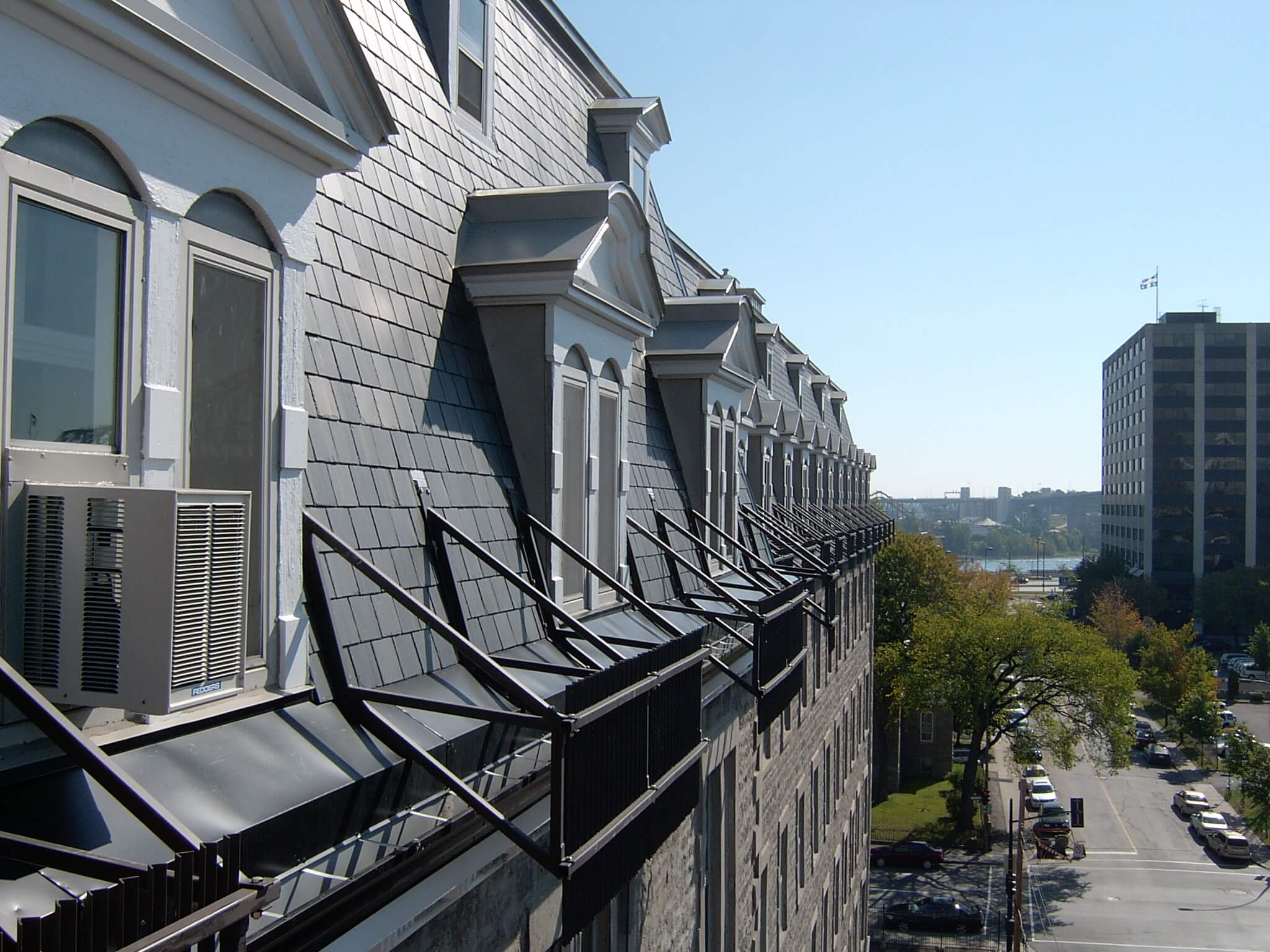 Мансардні поверхи. Покрівельний сланець Samaca