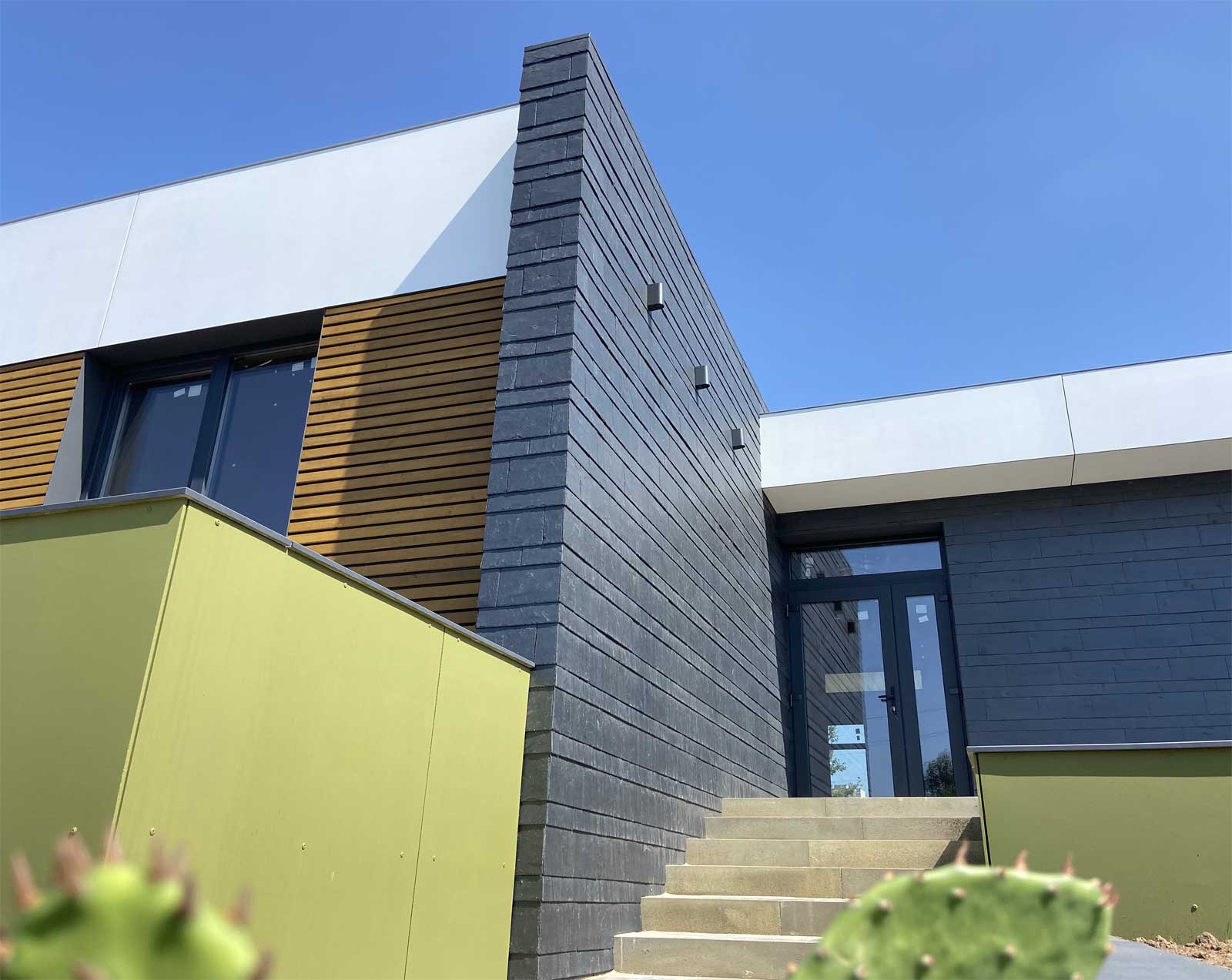 Сланцевий фасад будинку Флорінка. Новини компанії "Dafa"